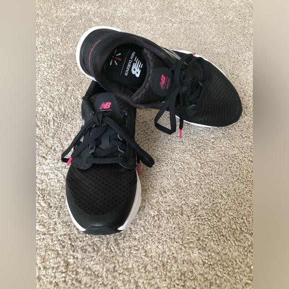 New Balance WX700QA1 Women's Athletic Lightweight Running Sneaker Size 6 Black - Picture 1 of 11